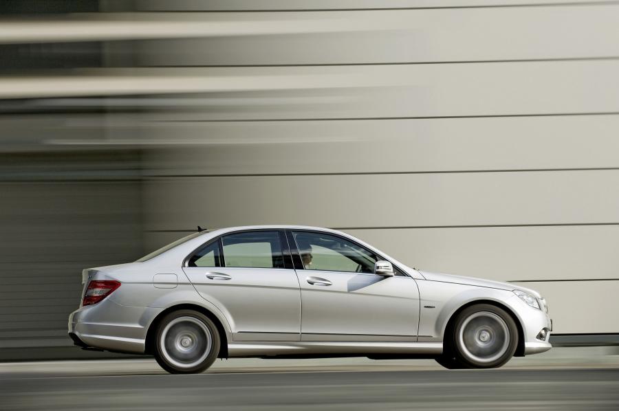  Mercedes-Benz C-Class 2007 года  (фото 4 из 413)